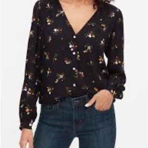 Everly blouse floral flowy